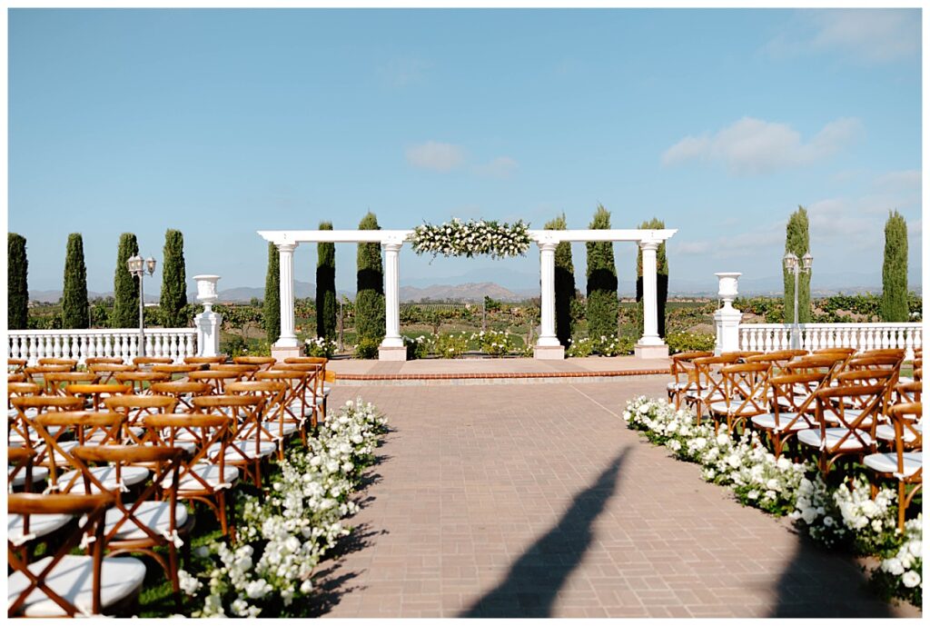 A TIMELESS FALL WEDDING AT THE MOUNT PALOMAR WINERY IN TEMECULA CALIFORNIA CAPTURED BY KATELYN ROSE WEDDINGS